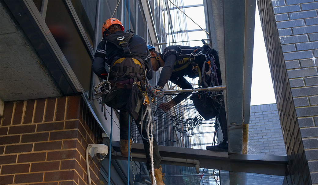 Debris Netting: A Versatile Solution for Containing Construction Debris